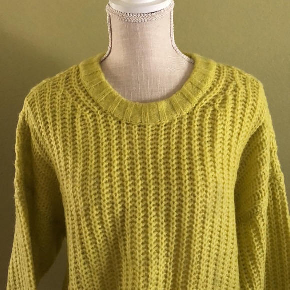 🔥NWT🔥 American Eagle Outfitters Cropped Chunky Knit Women’s Sweater - Picture 1 of 7